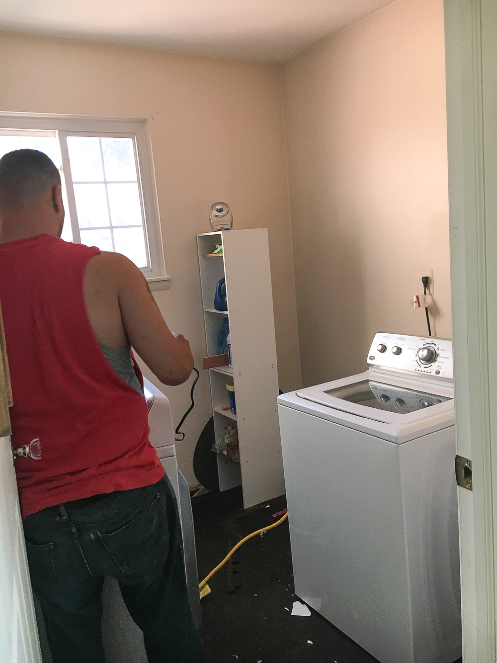 laundry-room-makeover-the-before