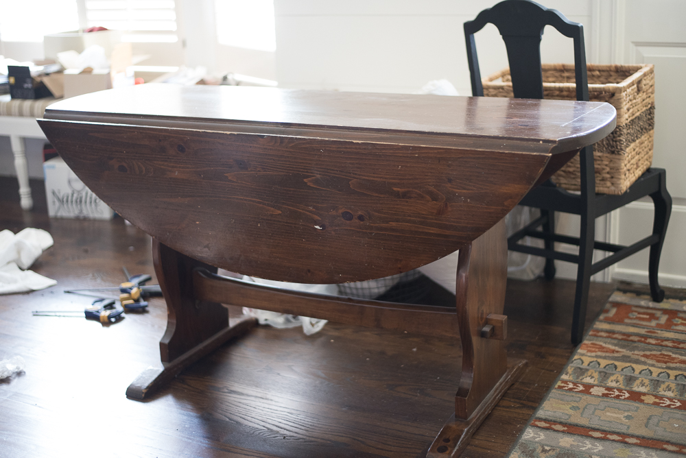 DIY Farmhouse Table from Thirft Store Table. Replace your old table top and transform your didning table into a farmhouse table on a budget.