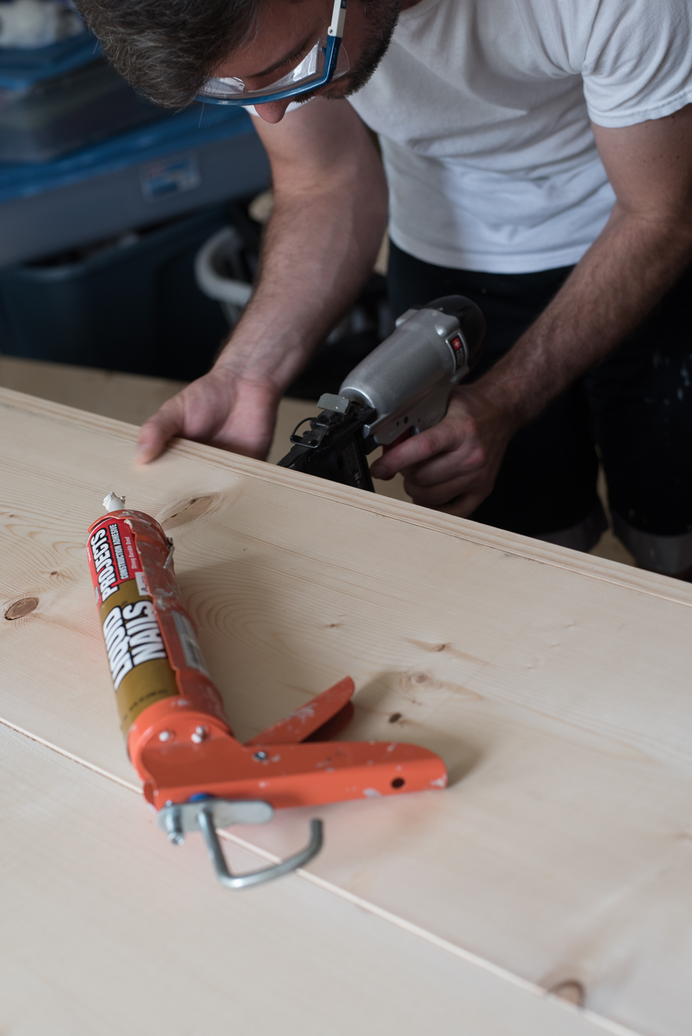 DIY Farmhouse Table from Thirft Store Table. Replace your old table top and transform your didning table into a farmhouse table on a budget.-12