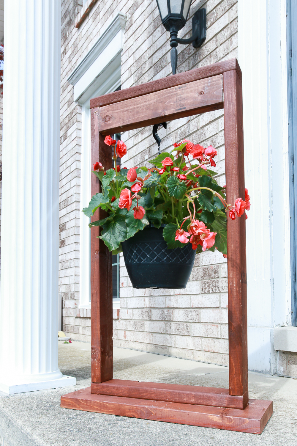 DIY Hanging Plant Stand for Outdoor Decorating-2