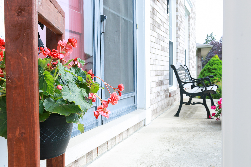 DIY Hanging Plant Stand for Outdoor Decorating-8