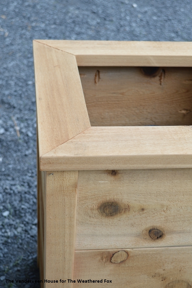 make your own cedar planter