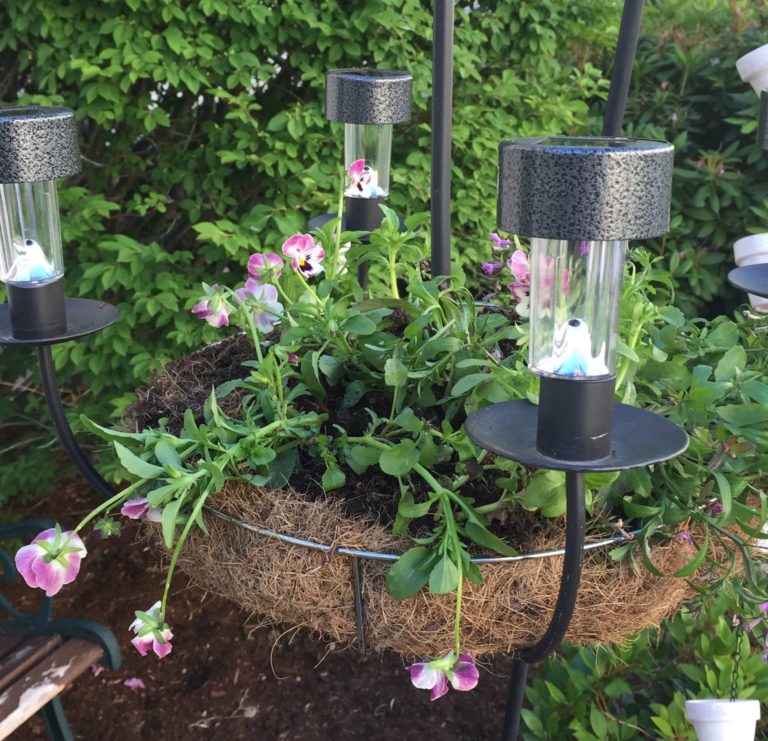 These 10 creative outdoor lighting ideas are sure to spark some inspiration into lighting up your own patio or deck! www.theweatheredfox.net