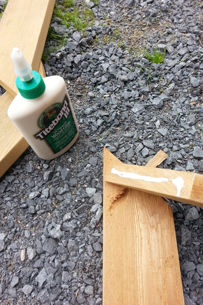 outdoor wood glue for a cedar planter