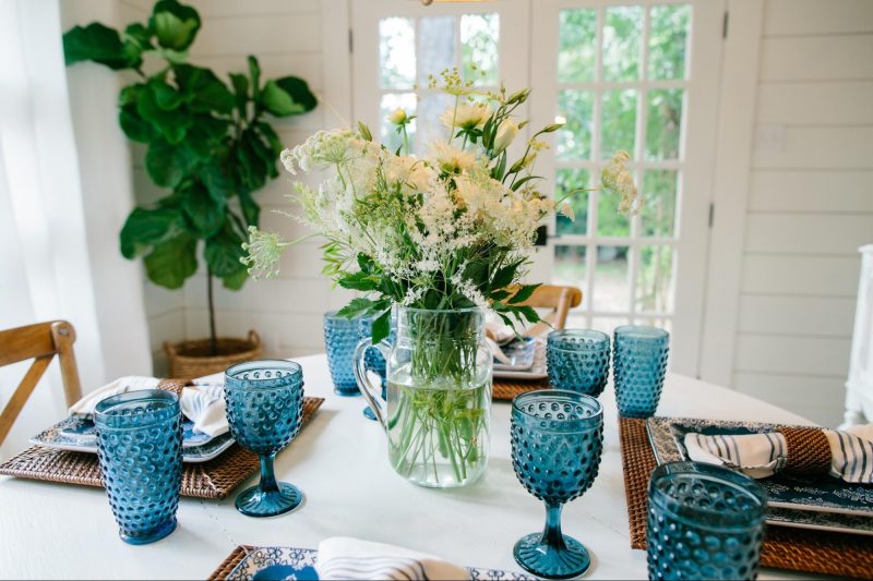 Fixer upper inspired patriotic tablescape for any indoor or outdoor party!