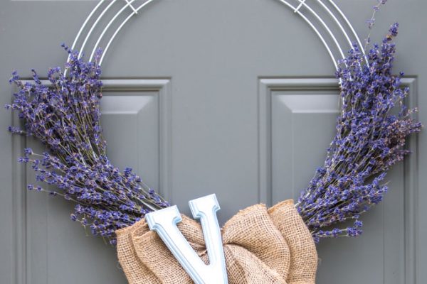 Learn how to make this simple and beautiful lavender wreath with a burlap bow and monogram letter! Full step-by-step tutorial is included.