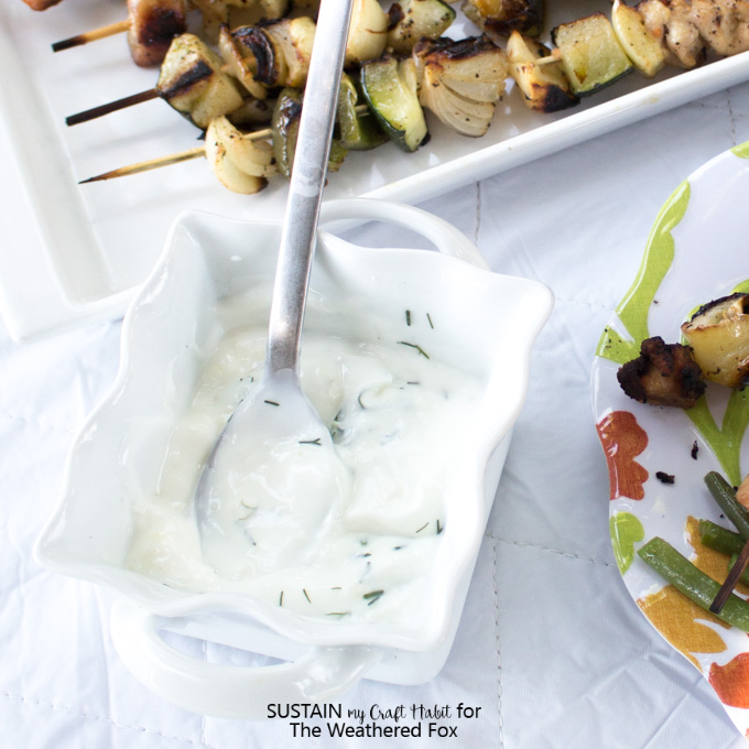Simple creamy garlic and dill dipping sauce