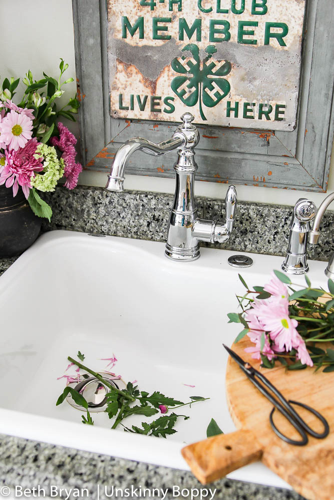 Moen-Weymouth-Kitchen-faucet-farmhouse-style