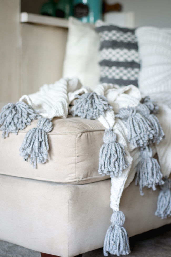 DIY no sew tassel blanket