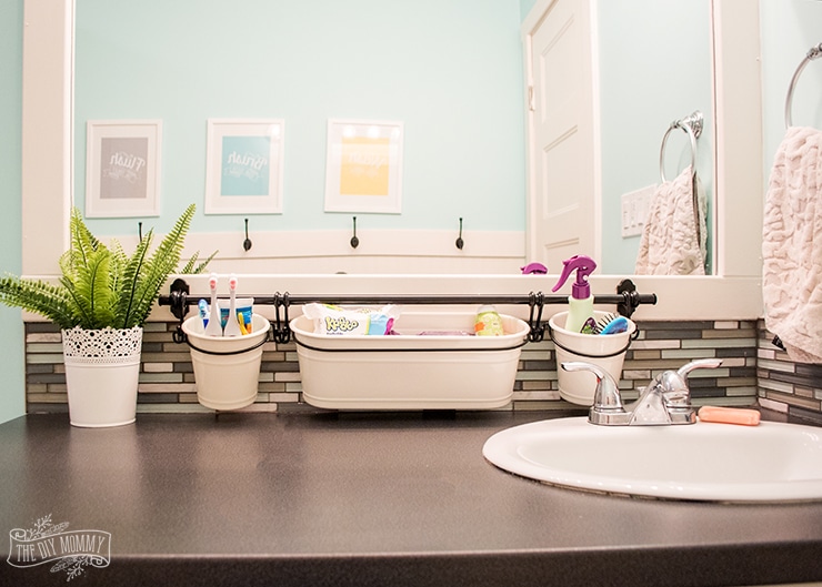 Get you bathroom organized once and for all with this ultimate list of bathroom organization ideas! These bathroom organization hacks will give you great ideas for organizing under the sink and for storage. They’ll work great whether your bathroom is big or small!