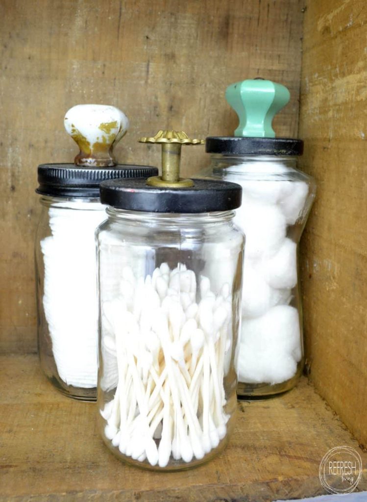 Get you bathroom organized once and for all with this ultimate list of bathroom organization ideas! These bathroom organization hacks will give you great ideas for organizing under the sink and for storage. They’ll work great whether your bathroom is big or small!